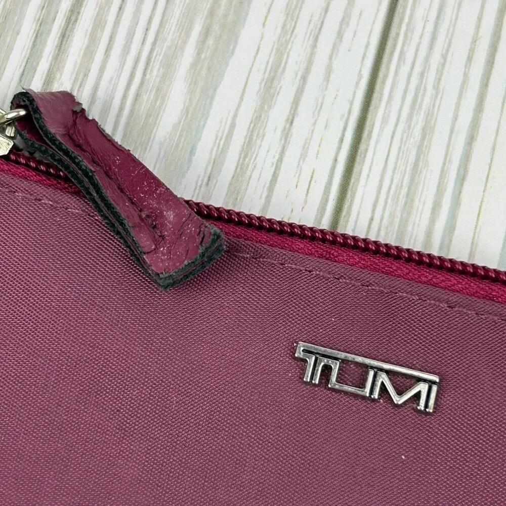Tumi for Delta Plum Zippered Pouch Travel Toiletry Case Makeup Cosmetic Bag